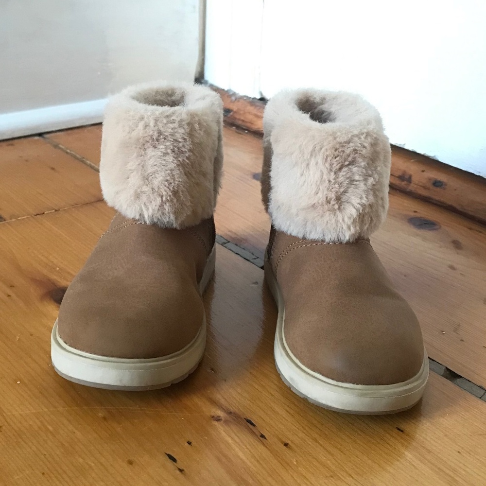 Zara toddler fur lined suede booties